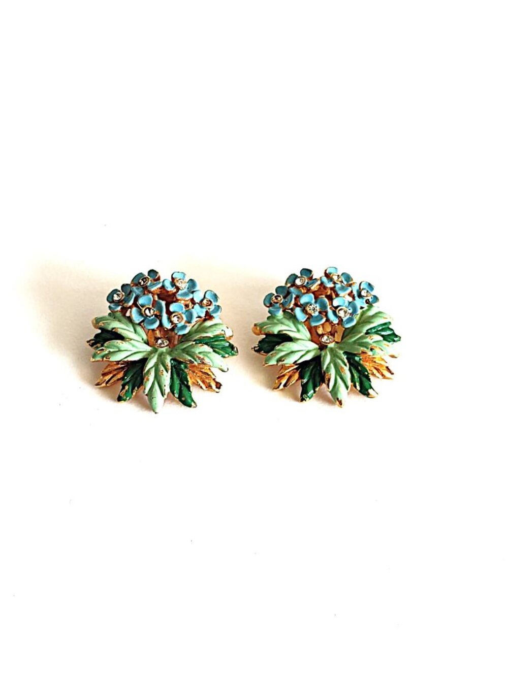 Hollycraft 1953 enamel flower clip-on earrings